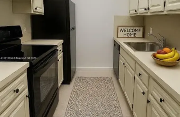 300 SW 134TH WAY APT 107E, PEMBROKE PINE..., Pembroke Pines, FL 33027