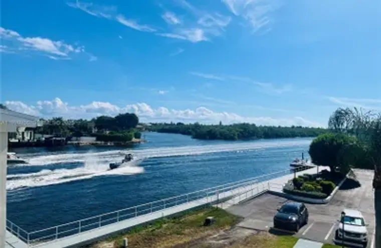 150 HORIZONS E UNIT E 310, BOYNTON BEACH..., Boynton Beach, FL 33435