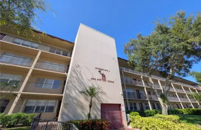 850 SW 133RD TER APT 202B, PEMBROKE PINE..., Pembroke Pines, FL 33027