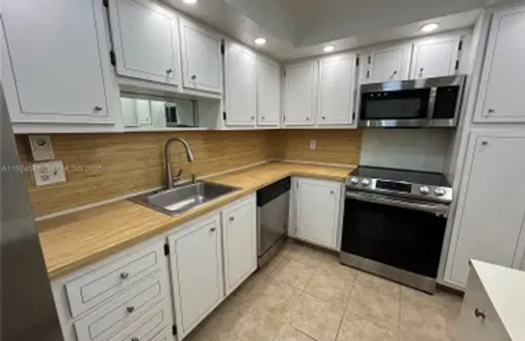 1100 SAINT CHARLES PL 308, PEMBROKE PINE..., Pembroke Pines, FL 33026