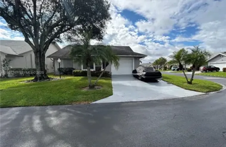 5275 TIFFANY ANNE CIR, WEST PALM BEACH, ..., West Palm Beach, FL 33417