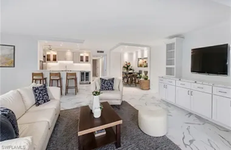 222 HARBOUR DR 114, NAPLES, FL, 34103, Naples, FL 34103