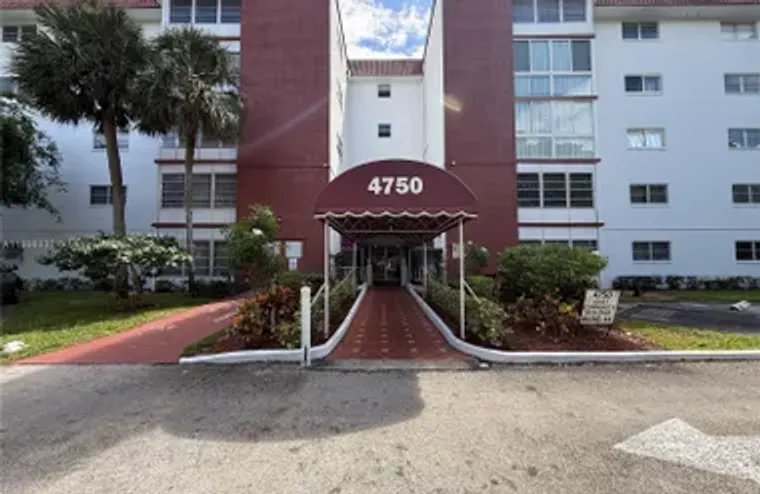4750 NW 22ND CT APT 211, LAUDERHILL, FL,..., Lauderhill, FL 33313