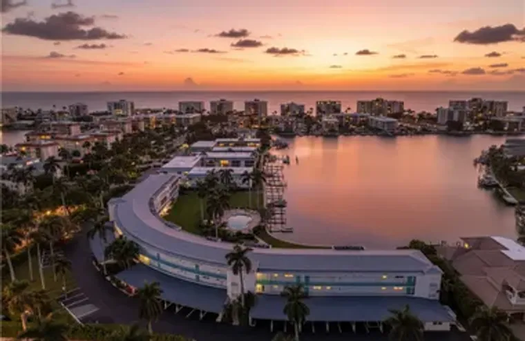 383 HARBOUR DR 309, NAPLES, FL, 34103, Naples, FL 34103