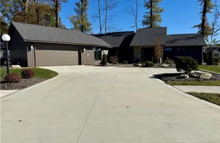 9032 RIVERWOOD DR, NORTH RIDGEVILLE, OH,..., North Ridgeville, OH 44039