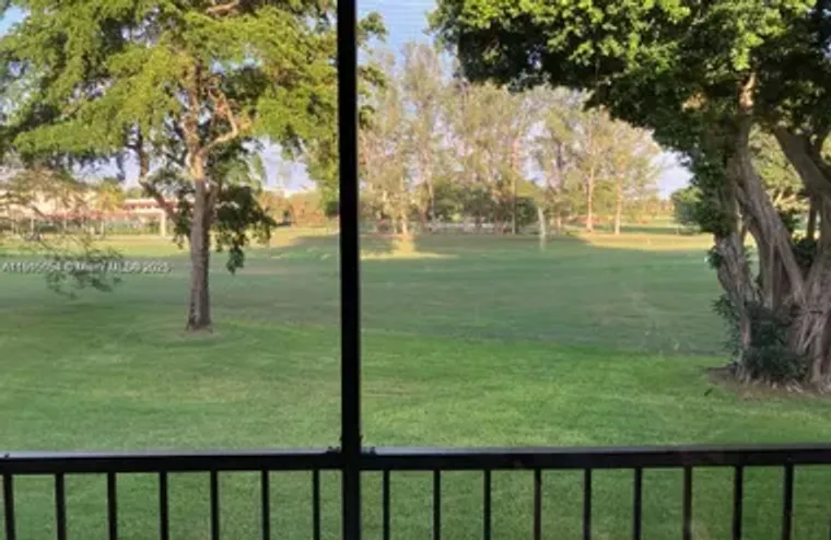 9520 S HOLLYBROOK LAKE DR APT 205, PEMBR..., Pembroke Pines, FL 33025