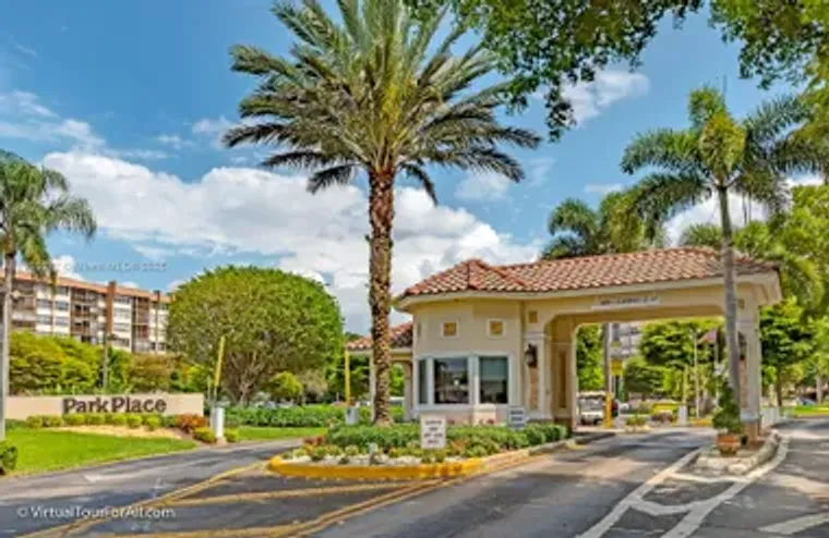 1000 SAINT CHARLES PL L4, PEMBROKE PINES..., Pembroke Pines, FL 33026