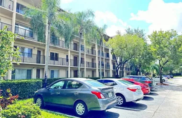 1301 SW 142ND AVE 111H, PEMBROKE PINES, ..., Pembroke Pines, FL 33027