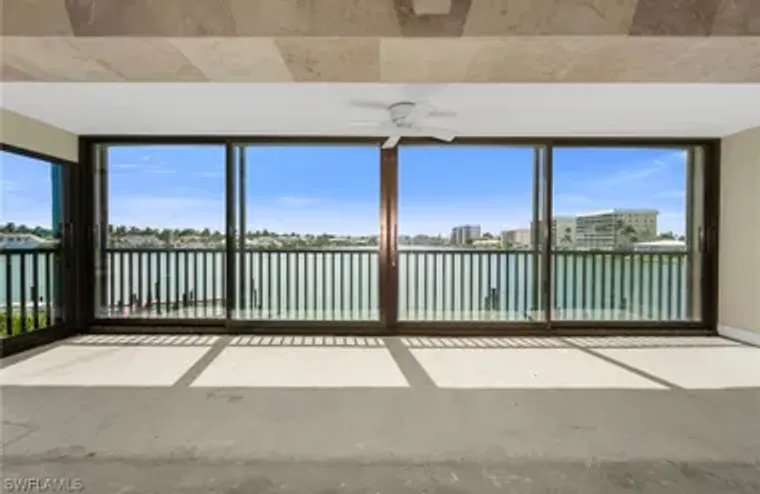 222 HARBOUR DR 301, NAPLES, FL, 34103, Naples, FL 34103