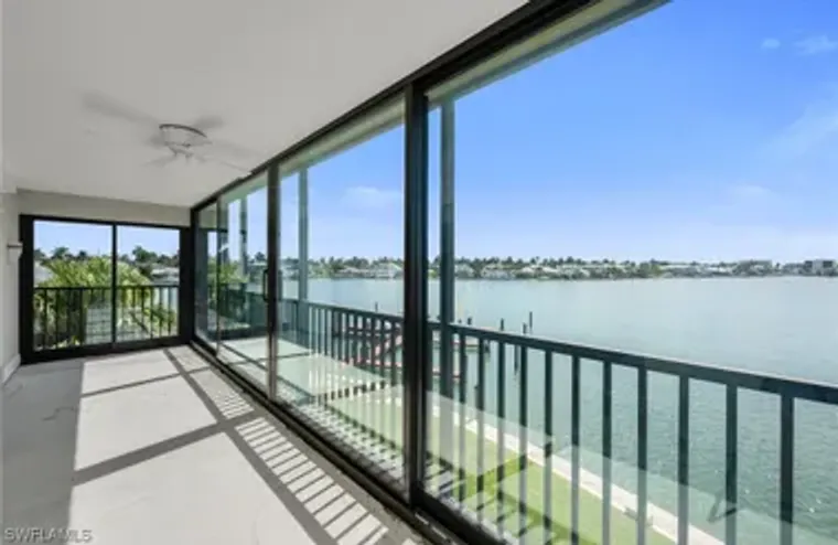 222 HARBOUR DR 301, NAPLES, FL, 34103, Naples, FL 34103