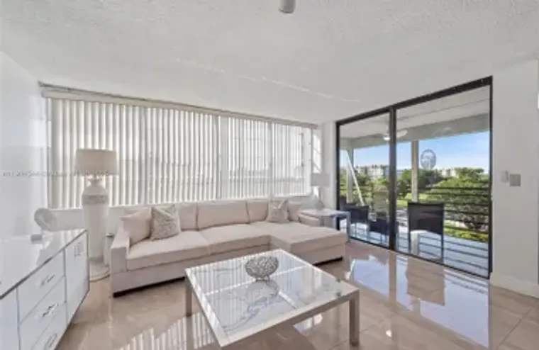 1400 SAINT CHARLES PL 520, PEMBROKE PINE..., Pembroke Pines, FL 33026