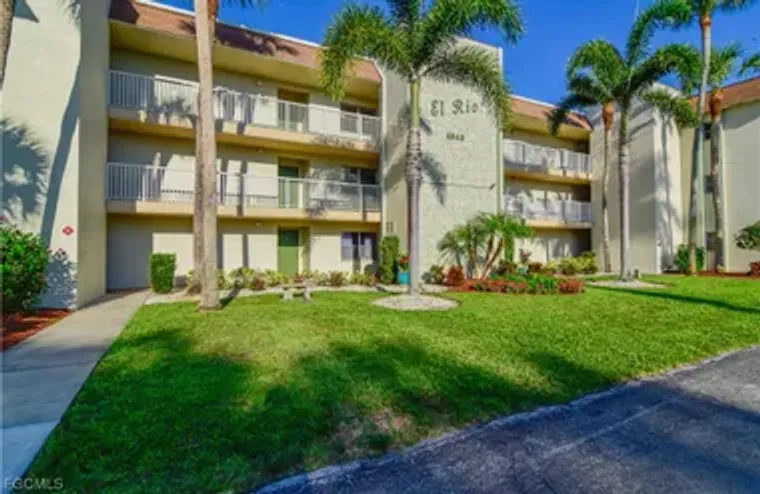 4840 GOLF CLUB CT 10, NORTH FORT MYERS, ..., North Fort Myers, FL 33903