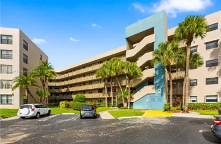 1000 COLONY POINT CIR 308, PEMBROKE PINE..., Pembroke Pines, FL 33026