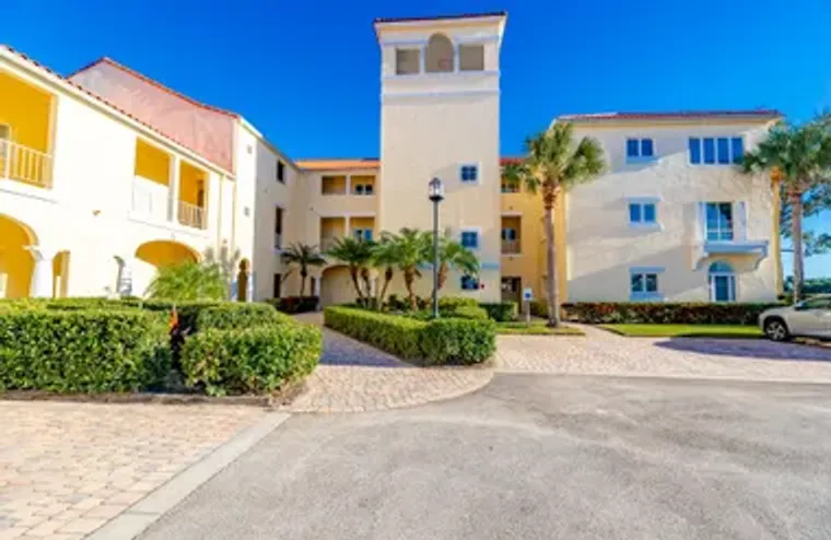 5010 HARMONY CIR APT 106, VERO BEACH, FL..., Vero Beach, FL 32967