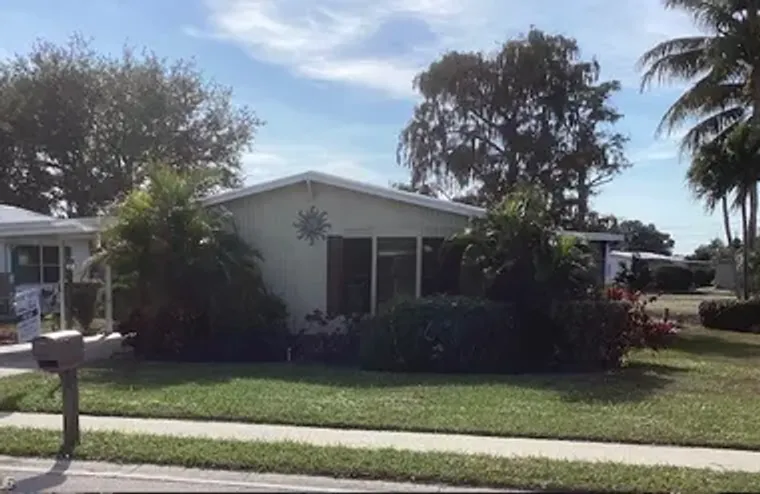 611 CHARLEMAGNE BLVD, NAPLES, FL, 34112, Naples, FL 34112