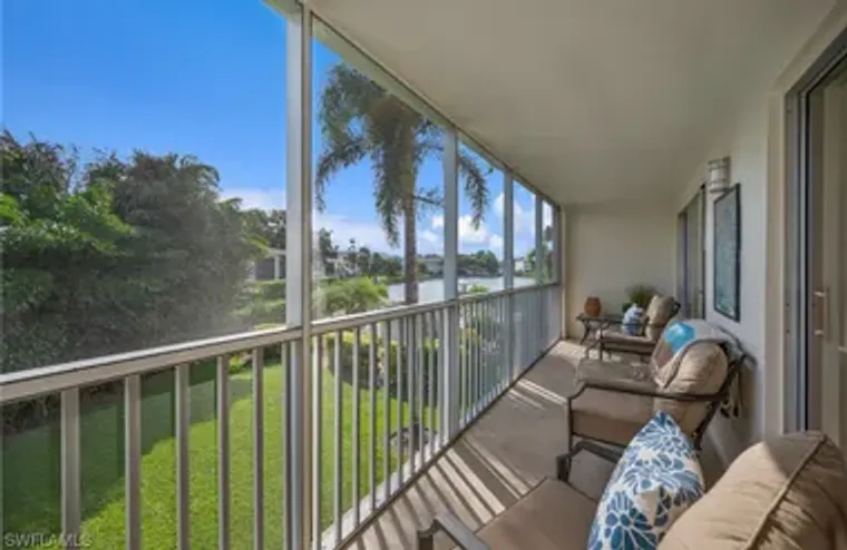 3150 BINNACLE DR 207, NAPLES, FL, 34103, Naples, FL 34103