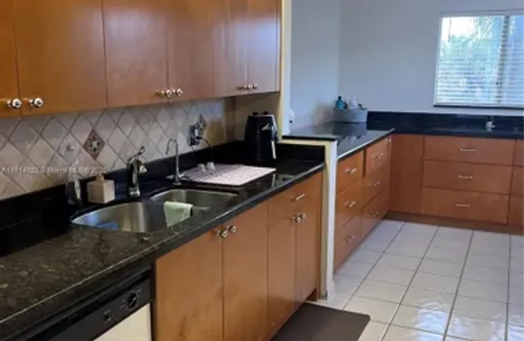 1301 SW 142ND AVE 301H, PEMBROKE PINES, ..., Pembroke Pines, FL 33027