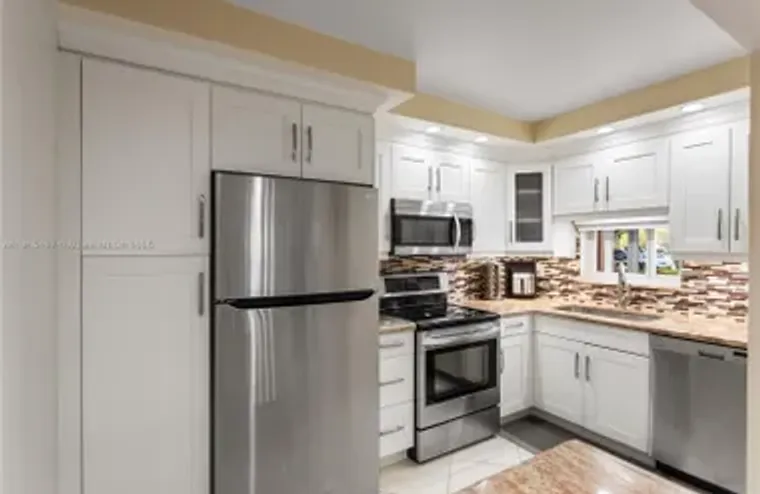 9820 S HOLLYBROOK LAKE DR # 16-105, PEMB..., Pembroke Pines, FL 33025