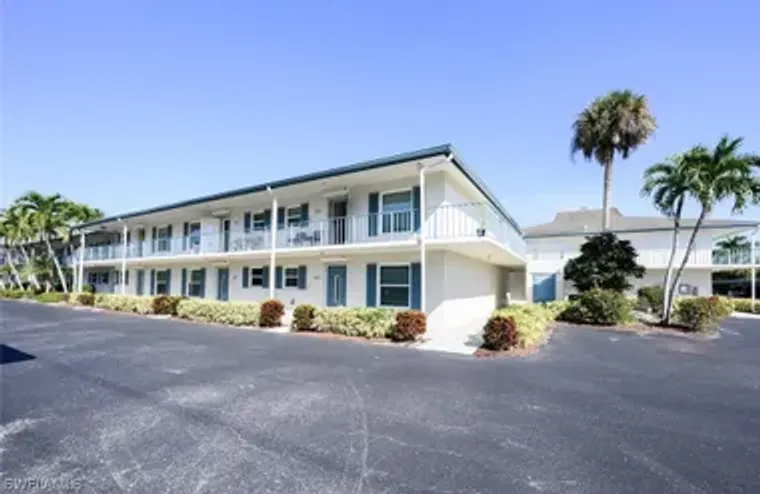 325 CHARLEMAGNE BLVD B201, NAPLES, FL, 3..., Naples, FL 34112