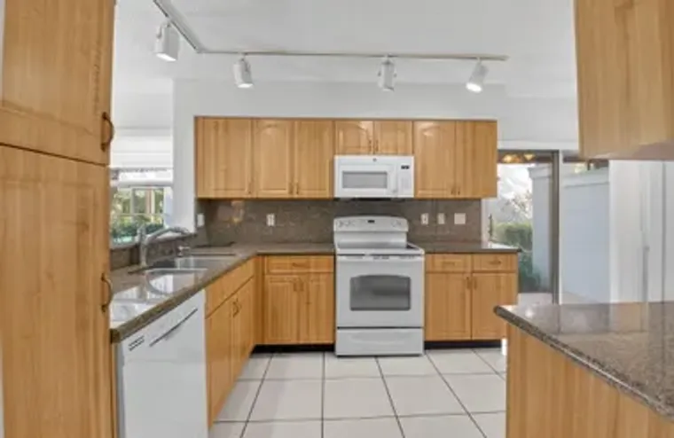 7342 LAKE MEADOW WAY 102, BOYNTON BEACH,..., Boynton Beach, FL 33437