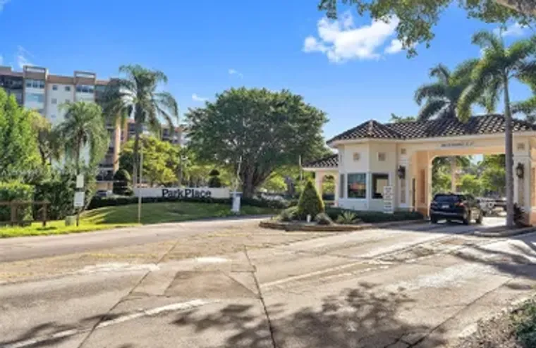 1300 SAINT CHARLES PL L12, PEMBROKE PINE..., Pembroke Pines, FL 33026