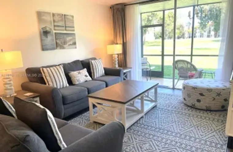 8941 S HOLLYBROOK BLVD 103, PEMBROKE PIN..., Pembroke Pines, FL 33025