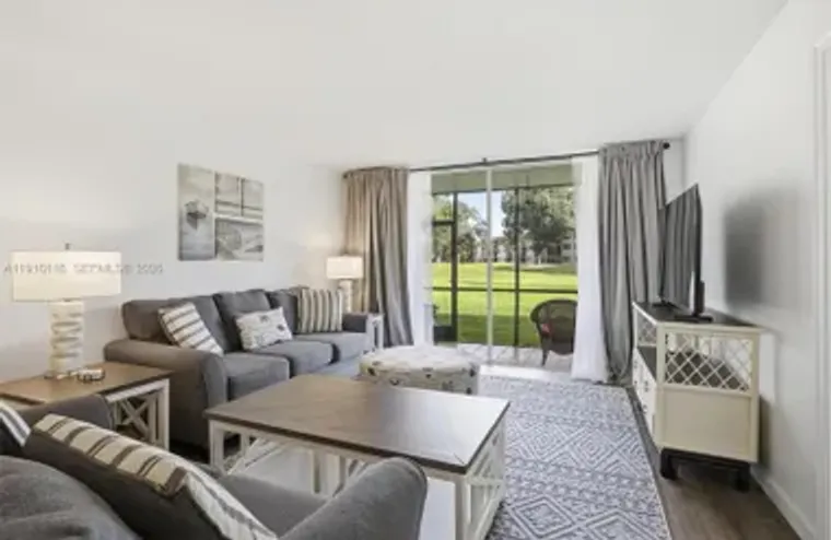 8941 S HOLLYBROOK BLVD 103, PEMBROKE PIN..., Pembroke Pines, FL 33025