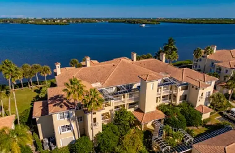 5360 E HARBOR VILLAGE DR 201, VERO BEACH..., Vero Beach, FL 32967