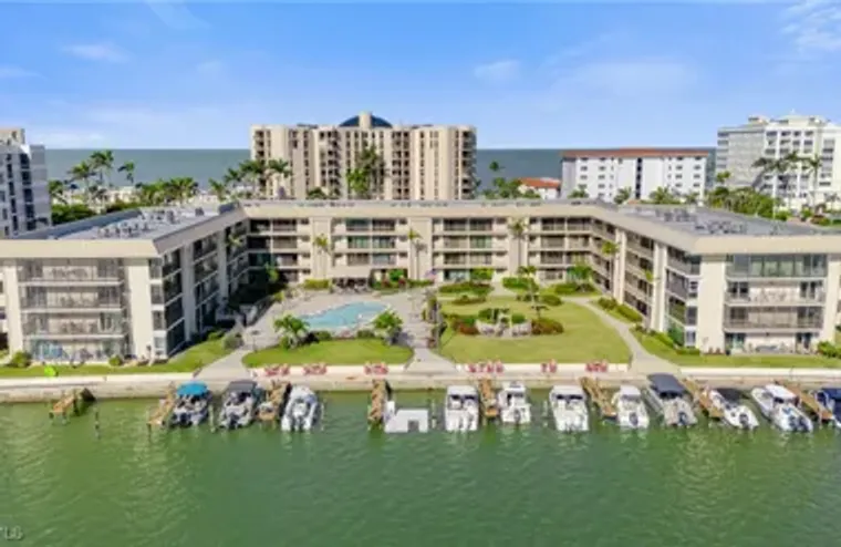 3200 GULF SHORE BLVD N APT 106, NAPLES, ..., Naples, FL 34103