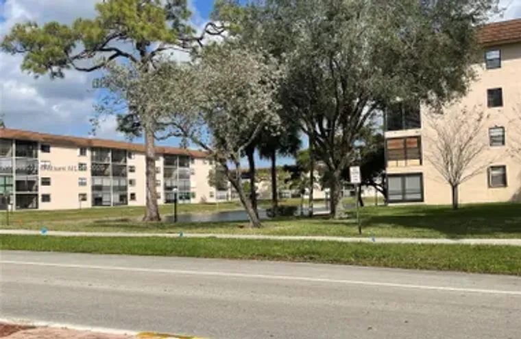 4940 E SABAL PALM BLVD 302, TAMARAC, FL,..., Tamarac, FL 33319