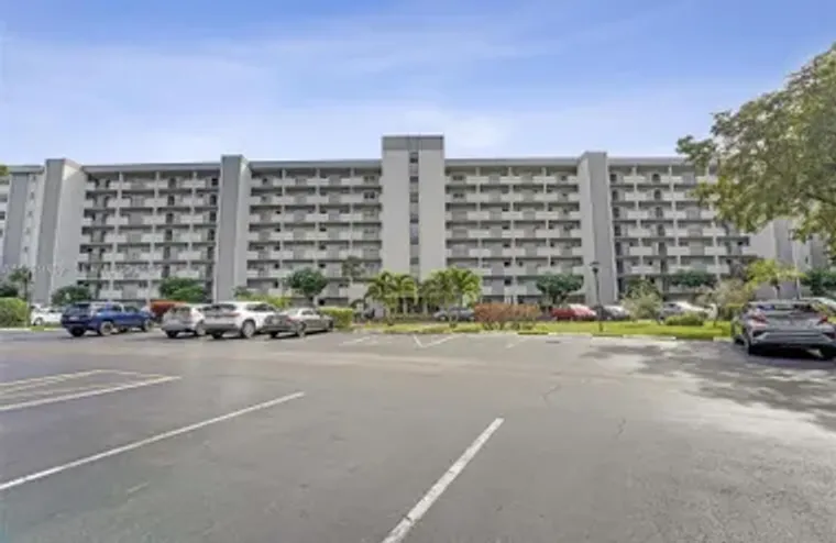 5860 NW 44TH ST APT 806, LAUDERHILL, FL,..., Lauderhill, FL 33319