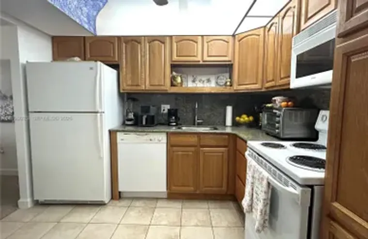 1100 SAINT CHARLES PL 620, PEMBROKE PINE..., Pembroke Pines, FL 33026