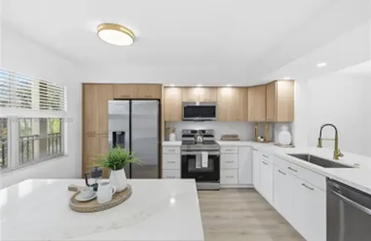 1101 SW 128TH TER 313C, PEMBROKE PINES, ..., Pembroke Pines, FL 33027