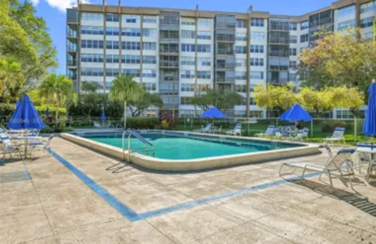 1400 SAINT CHARLES PL 323, PEMBROKE PINE..., Pembroke Pines, FL 33026