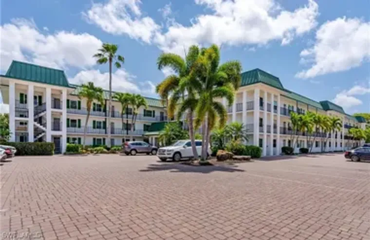 3030 BINNACLE DR 107, NAPLES, FL, 34103, Naples, FL 34103