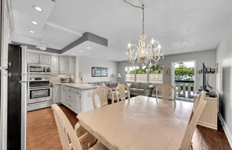 2009 OAKRIDGE A # 2009, DEERFIELD BEACH,..., Deerfield Beach, FL 33442