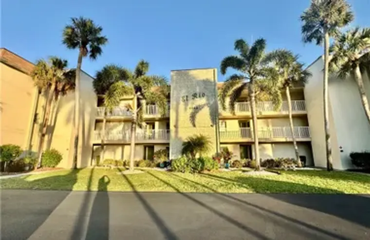 4840 GOLF CLUB CT APT 1, NORTH FORT MYER..., North Fort Myers, FL 33903