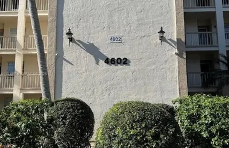 4602 MARTINIQUE WAY APT A2, COCONUT CREE..., Coconut Creek, FL 33066