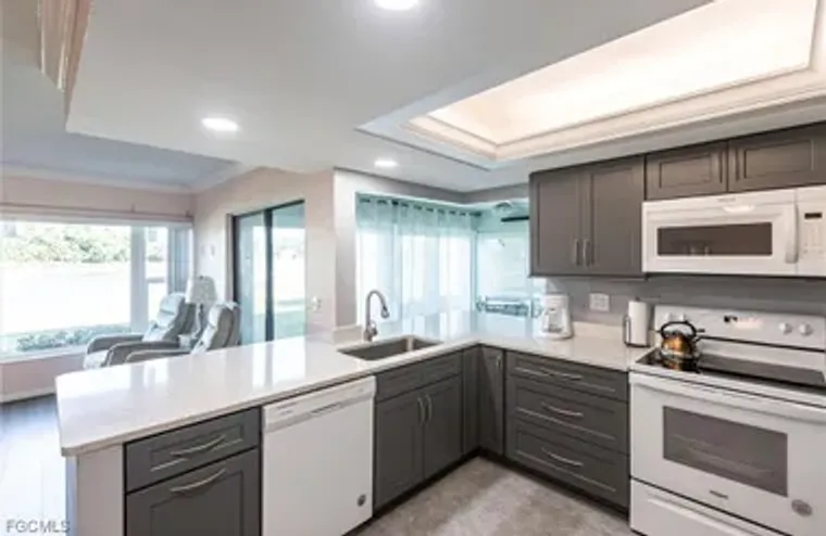 5565 TRAILWINDS DR APT 216, FORT MYERS, ..., Fort Myers, FL 33907