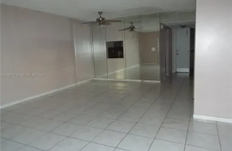 410 SE 2ND ST 102, HALLANDALE BEACH, FL,..., Hallandale Beach, FL 33009