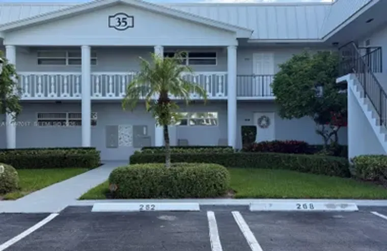 35 COLONIAL CLUB DR 203, BOYNTON BEACH, ..., Boynton Beach, FL 33435