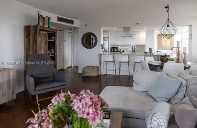 1300 SAINT CHARLES PL PH 12, PEMBROKE PI..., Pembroke Pines, FL 33026