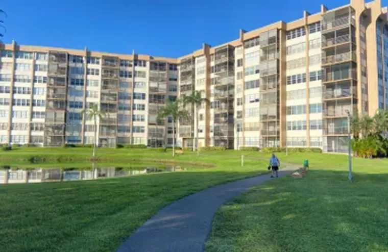 1200 SAINT CHARLES PL 321, PEMBROKE PINE..., Pembroke Pines, FL 33026