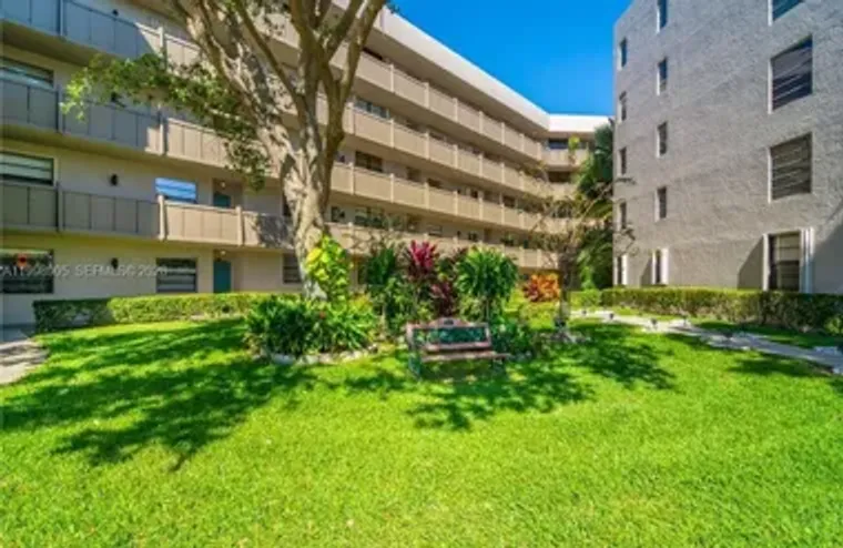 1100 COLONY POINT CIR 105, PEMBROKE PINE..., Pembroke Pines, FL 33026