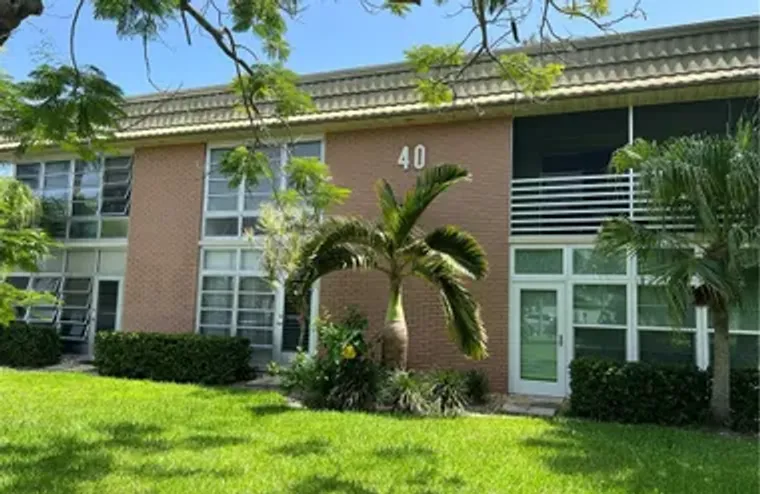 40 VISTA GARDENS TRL 202, VERO BEACH, FL..., Vero Beach, FL 32962