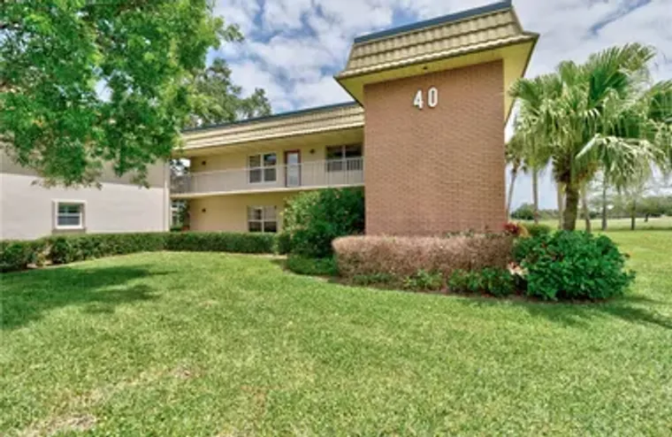 40 VISTA GARDENS TRL 202, VERO BEACH, FL..., Vero Beach, FL 32962