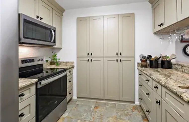 27 PLANTATION DR 201, VERO BEACH, FL, 32..., Vero Beach, FL 32966