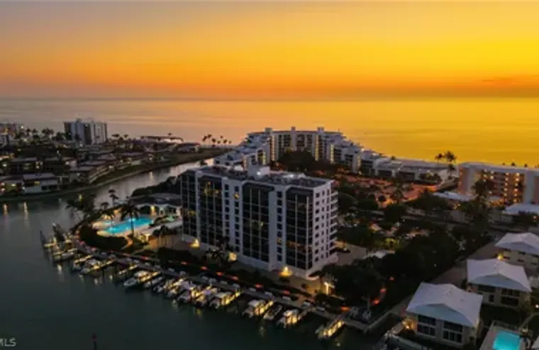 2400 GULF SHORE BLVD 402, NAPLES, FL, 34..., Naples, FL 34103