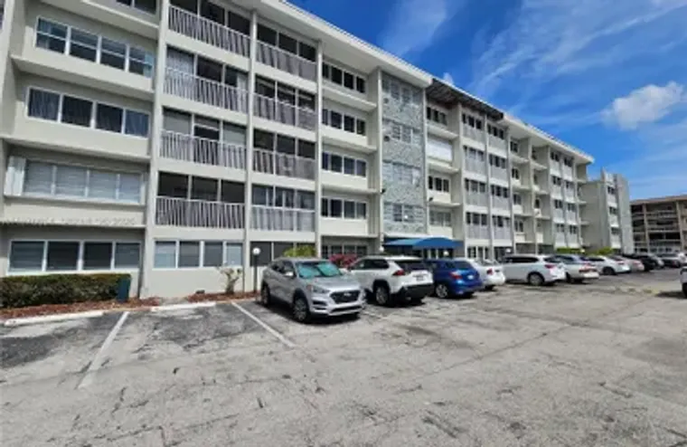 330 SE 2ND ST 403H, HALLANDALE BEACH, FL..., Hallandale Beach, FL 33009