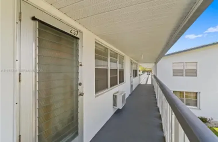 237 CAMDEN J 237, WEST PALM BEACH, FL, 3..., West Palm Beach, FL 33417